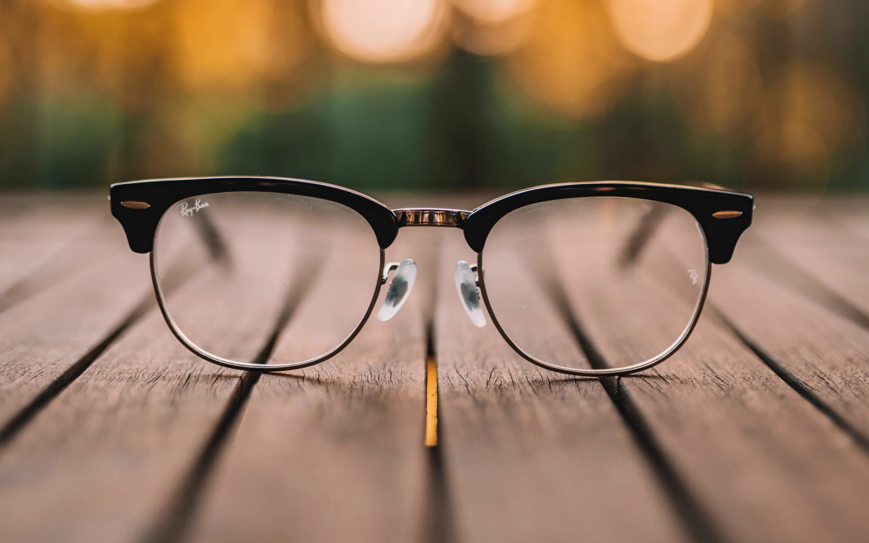 Писи очки фото Download wallpaper 3840x2400 glasses, lenses, boards, wooden, blur 4k ultra hd 1