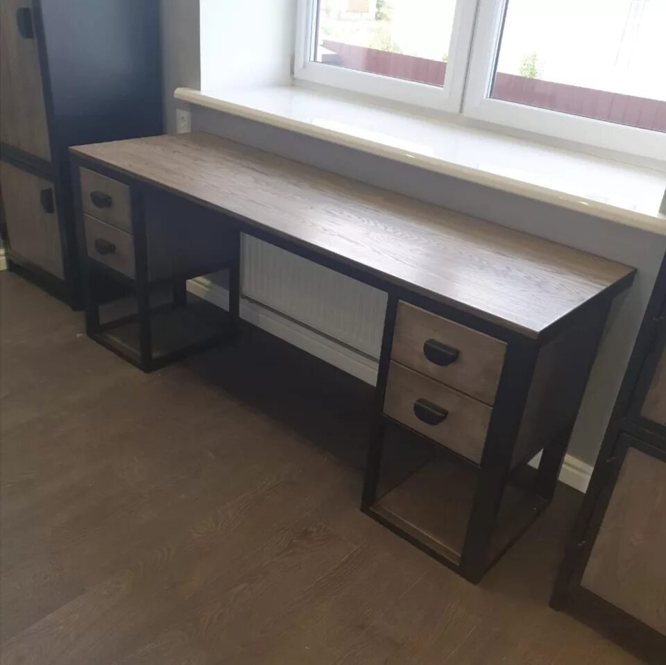 Письменный стол для школьника в стиле лофт Столы в стиле Loft.