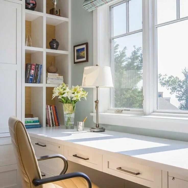 Письменный стол у окна фото дизайна Inspirierender Arbeitsplatz. #workspaceinspiration - #roomdekorChic #roomdekorCo