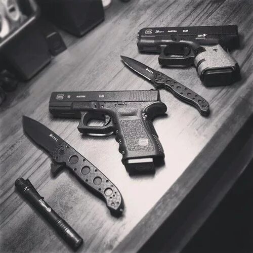 Пистолет черно белое фото Everyday Cutlery Hand guns, Glock, Guns