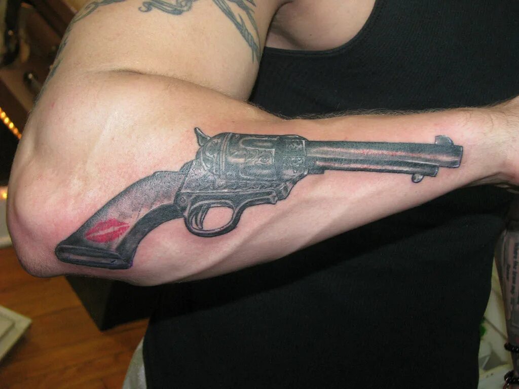 Пистолеты тату фото Feminine Gun Tattoos - Printable Figure Drawings
