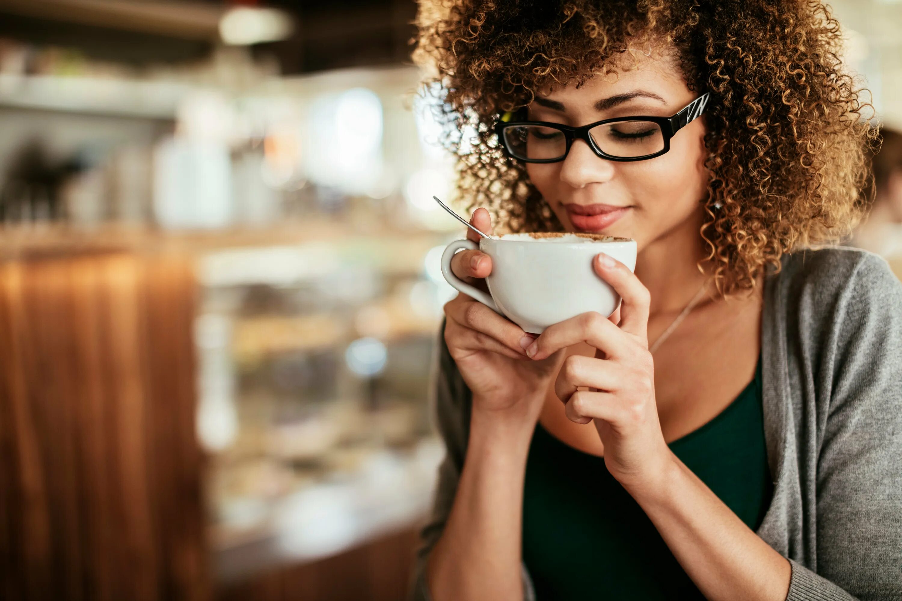 Пить кофе фото These Are The Perks Of Being Single, According To The Internet HuffPost UK Life