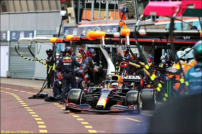 Пит стоп западный бул 27а фото DHL Fastest Pit Stop Award: Лучший пит-стоп у Red Bull - все новости Формулы 1 2