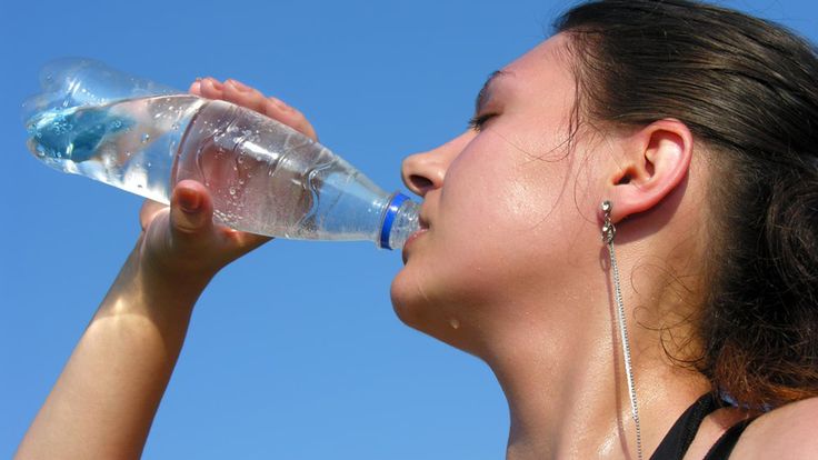 Пить воду фото Pin on Coolingdown, Hydrating & Eating Well With Chronic Illness.