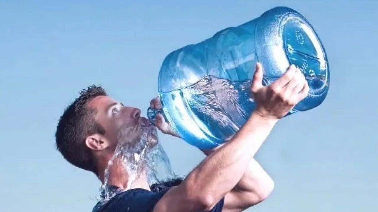 Пить воду фото Костромичам рекомендуют в жару пить меньше водки и больше воды - Logos44