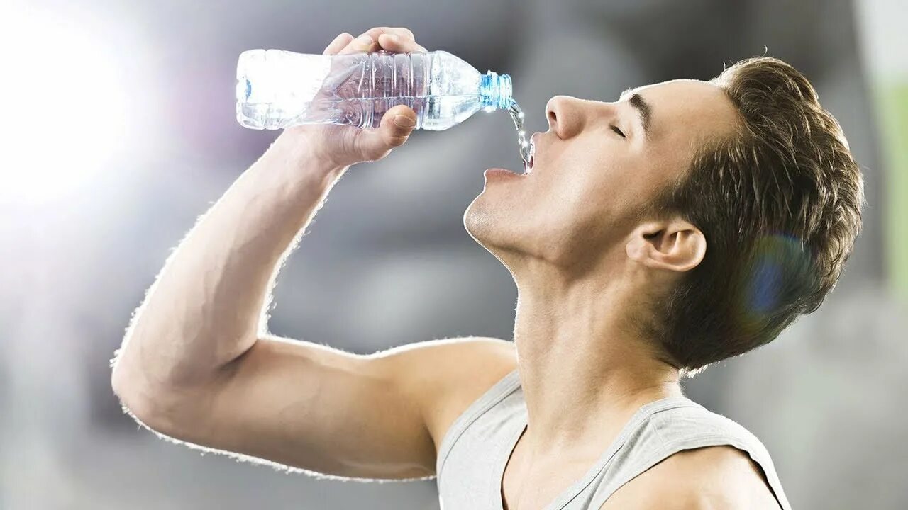 Пить воду фото ПОЧЕМУ СИЯЮЩИЕ ПЬЮТ ТОЛЬКО ВОДУ ? - YouTube