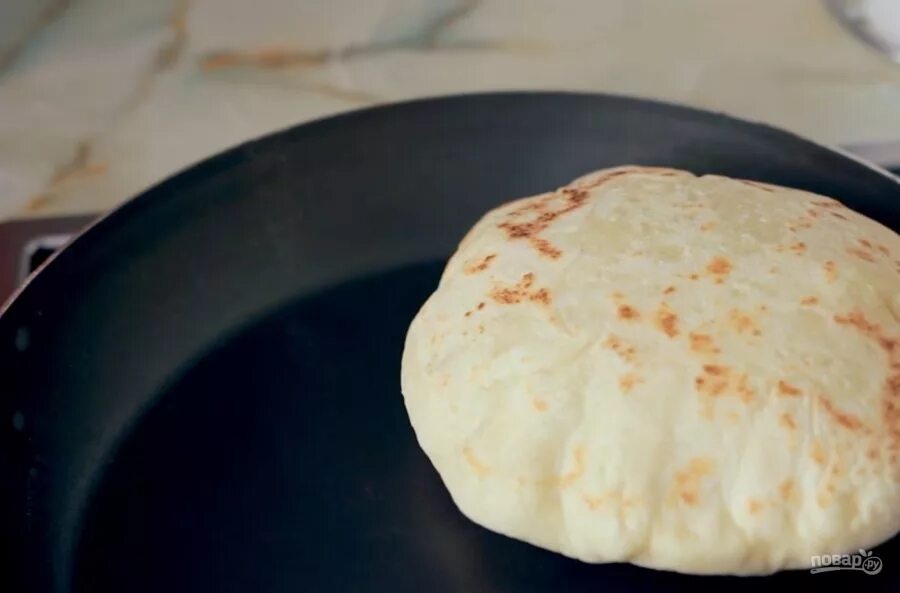 Пита на сковороде фото Домашняя пита с курицей - пошаговый рецепт с фото на Повар.ру