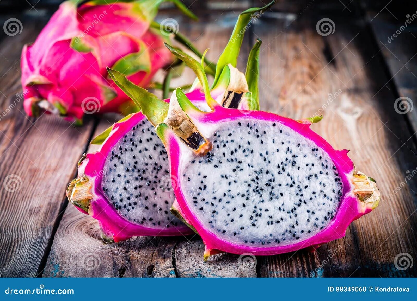 Питая фото фрукт Tropical Dragon Fruit or Pitaya Stock Photo - Image of colored, freshness: 88349