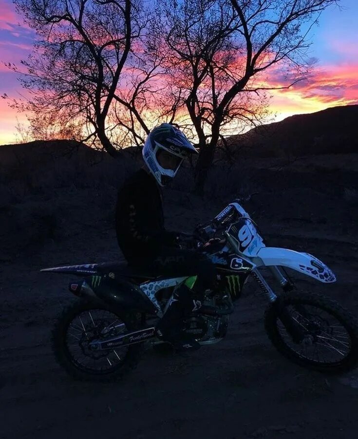 Питбайк красивое фото на обои Pin på Fajne Dirtbikes, Biler, Kærlighed