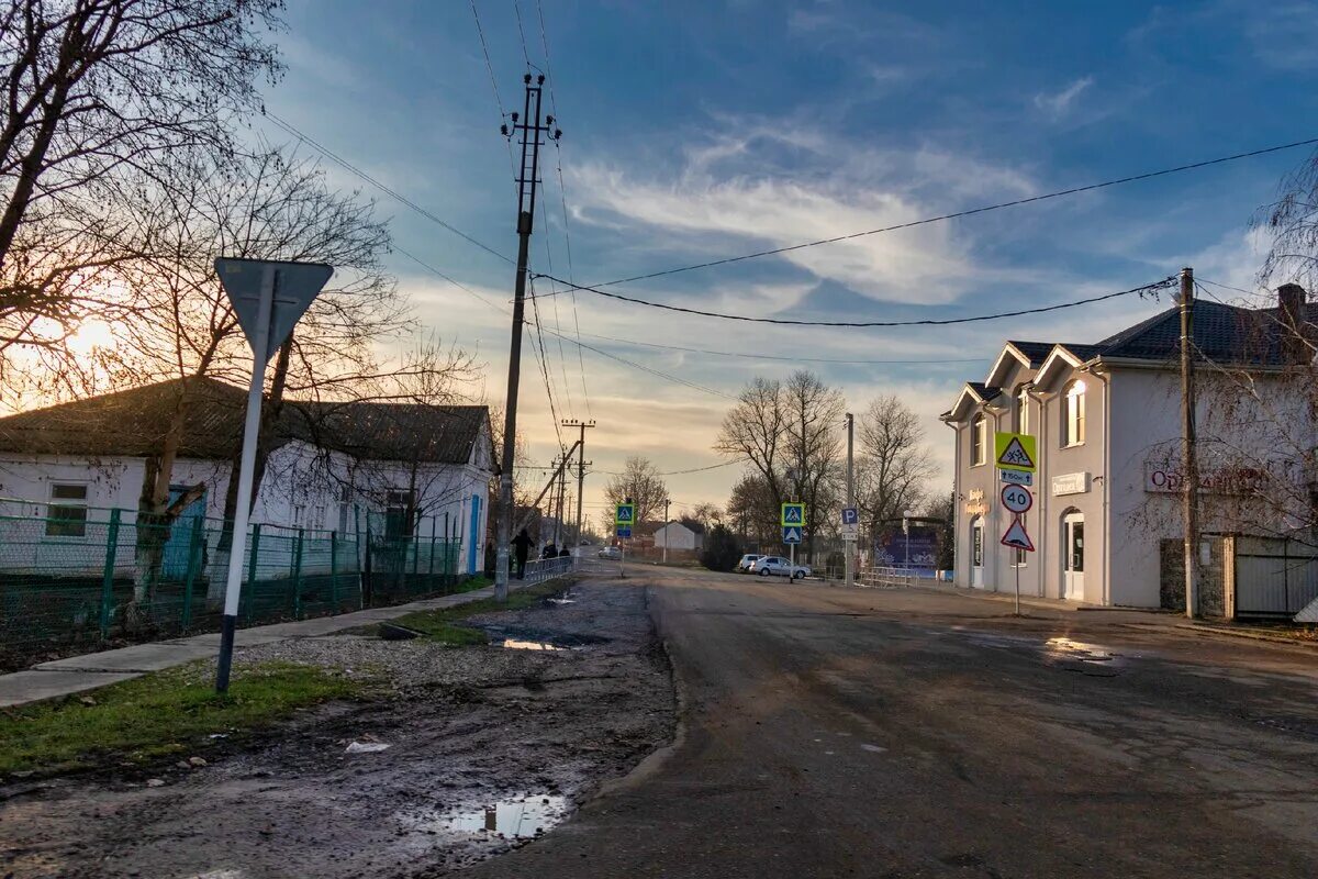 Пицбери красная ул 59 станица нововеличковская фото Нововеличковская - станица в которой местное население замещается приезжими с Се
