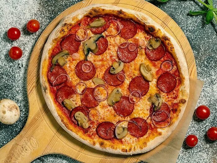 Пицца 28 см фото Заказать "Пицца Сардиния" из Petruccio Pizza & Pasta в Перми через Яндекс Еду