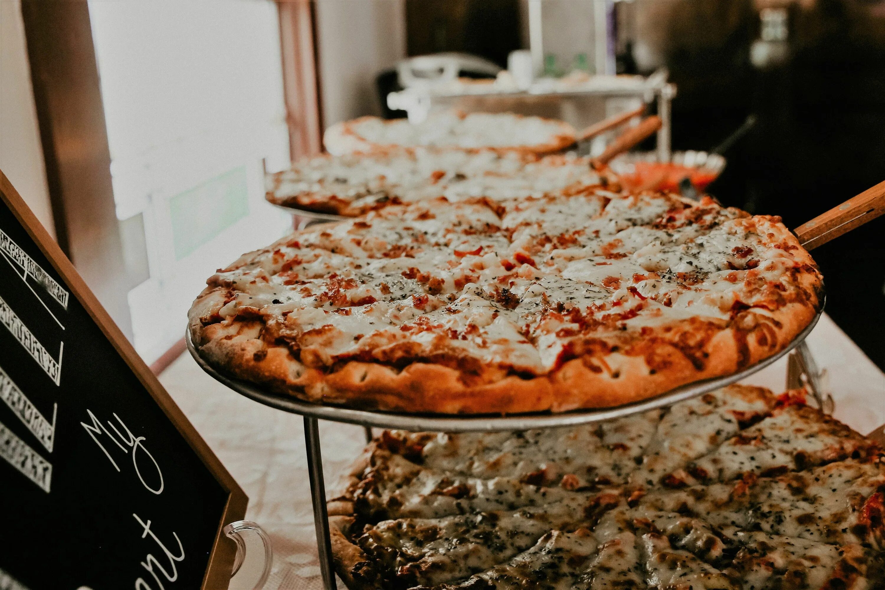 Пицца бар легенды ул островского 85 фото Pin by Lisa Michele on Wick’s Pizza Food, Pizza catering, Desserts