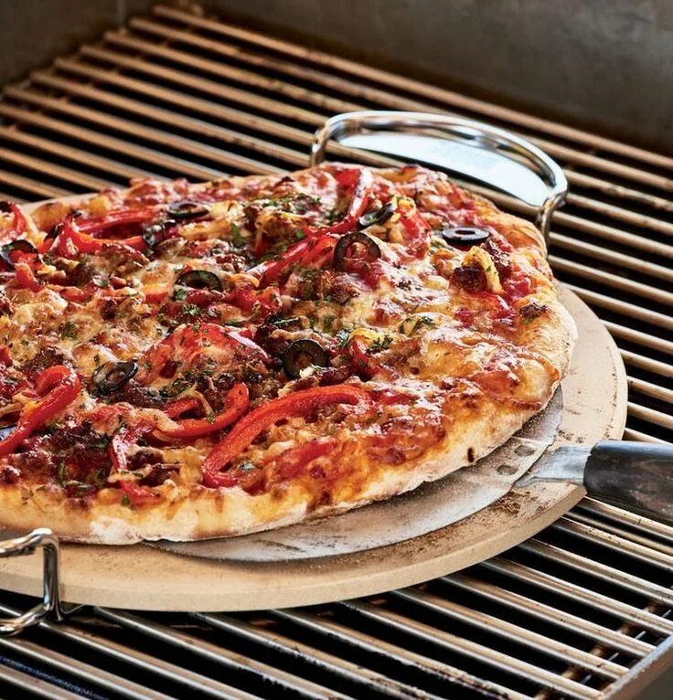 Пицца барбекю фото How to Make an Awesome Pizza on the Grill Grilling Inspiration Weber Grills Gril