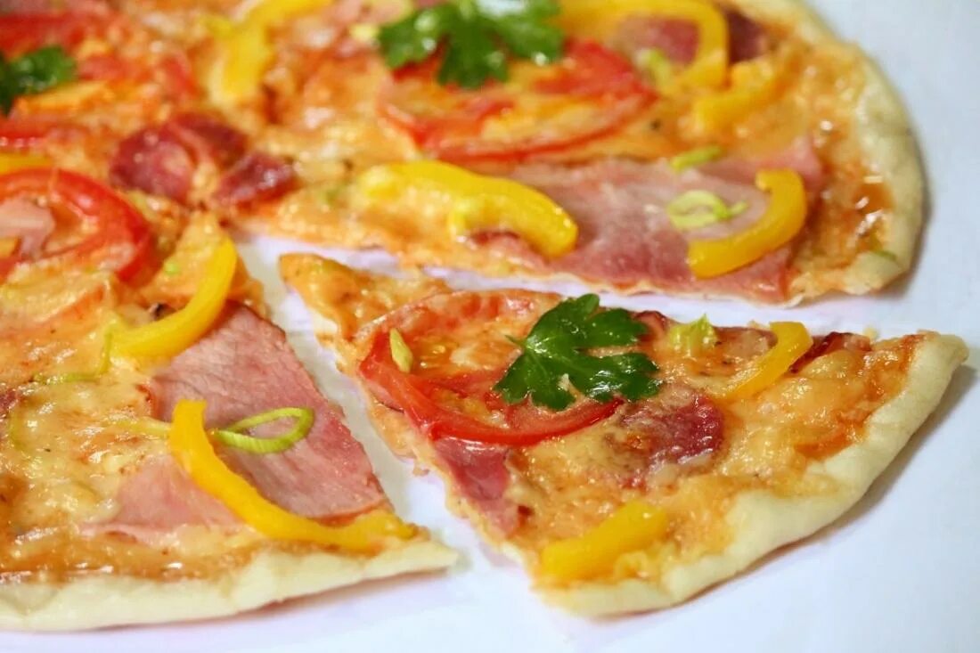 Пицца без дрожжей фото Смотрите, какая акция: 24 вкусные пиццы со скидкой до 50% в кафе "Фиолент" от Sl