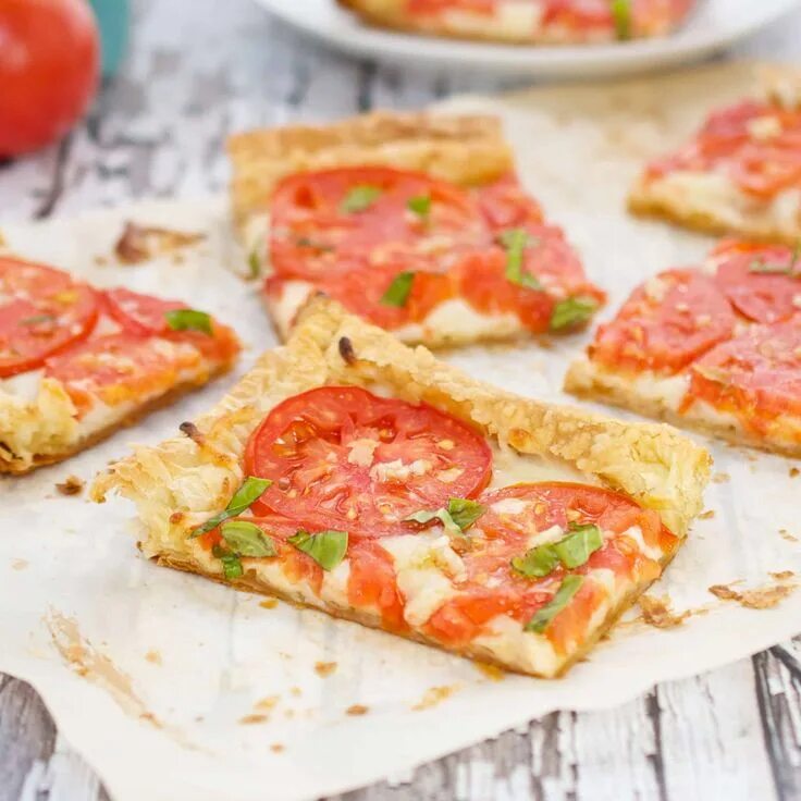 Пицца бездрожжевое тесто с фото Savory Tomato Tart Recipe With Mozzarella Sweet Pea's Kitchen Recipe Tomato tart