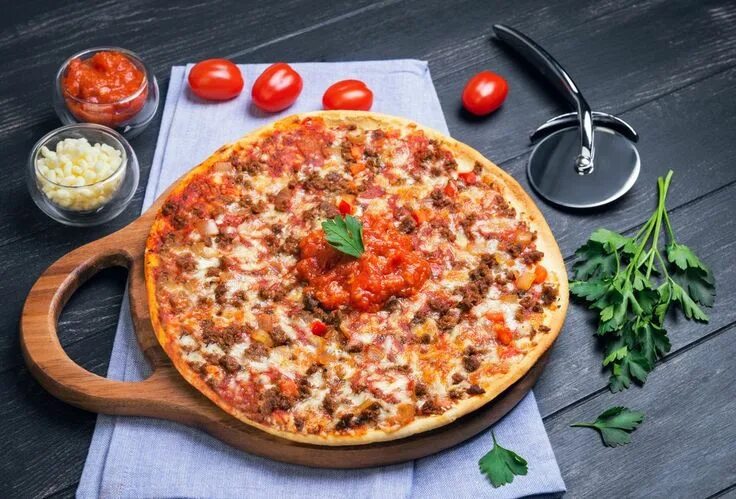 Пицца болоньезе фото How To Make A Frugal Bolognese Pizza On The Tightest Of Budgets Recipe This Bolo