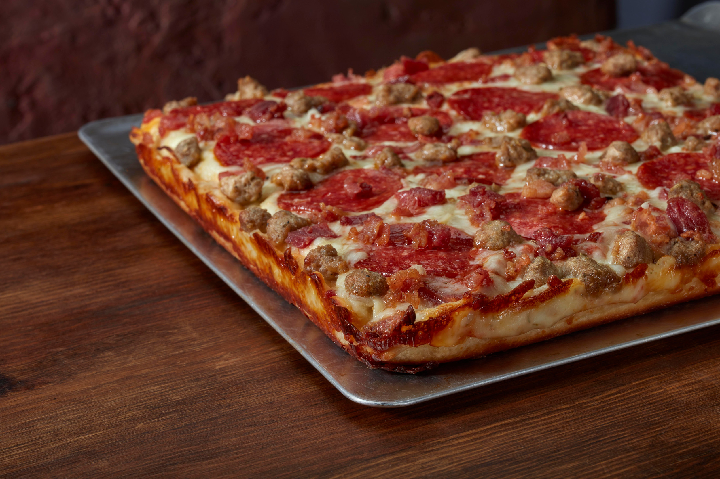 Пицца быстрые рецепты с фото Ultimate Meat Motor City Pizza Co.