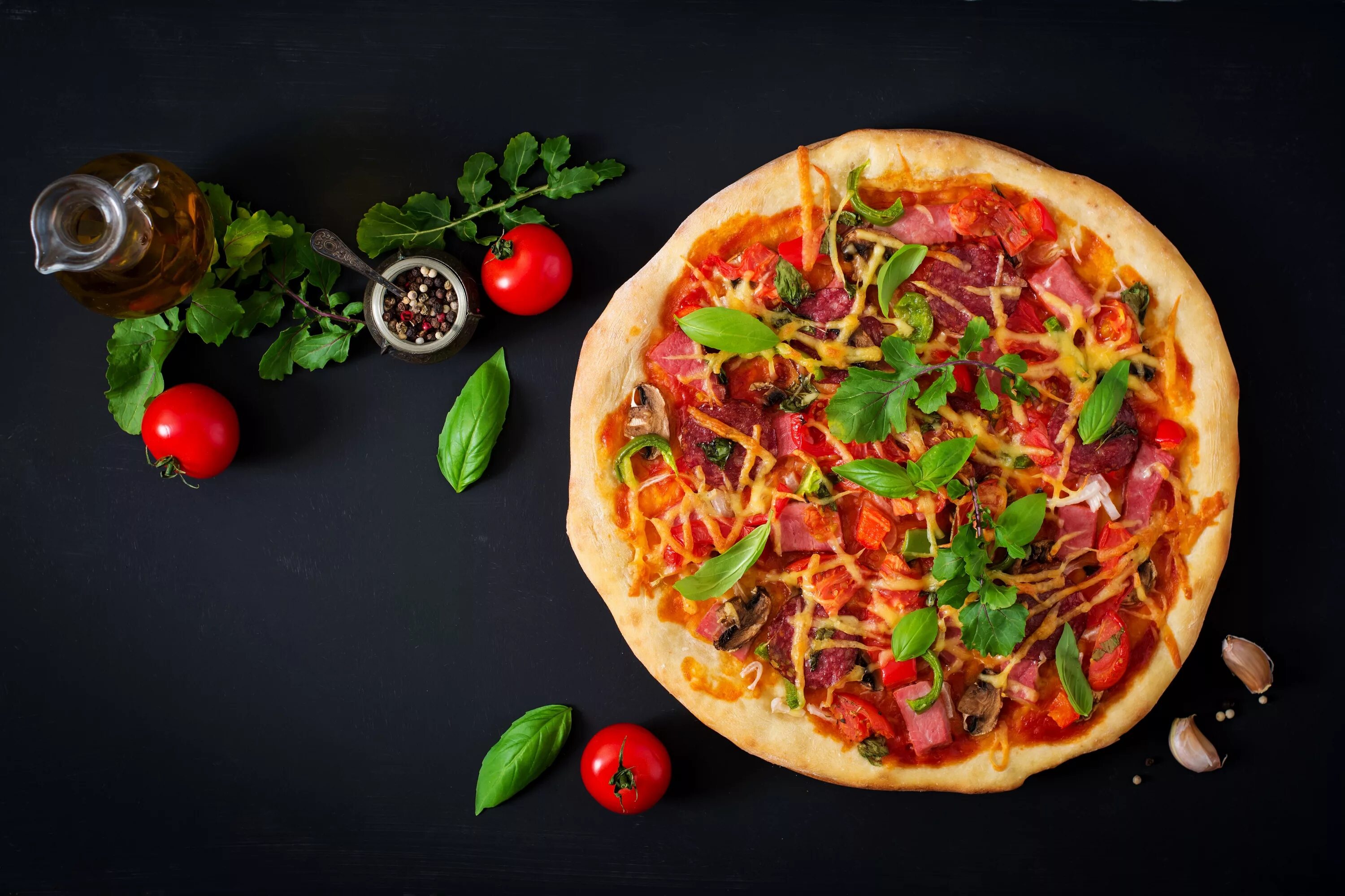 Пицца фуд фото Wallpaper : makanan, pizza, tomat, kemangi, Bawang putih 3156x2104 - WallpaperMa