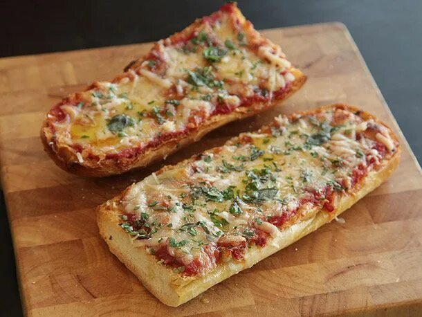 Пицца из хлеба с фото Pizza Recipes French bread pizza, Pizza bread, Cooking