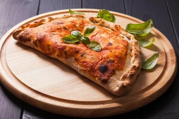 Пицца кальцоне фото Pizza Calzone au jambon et champignons Receta Pizzas caseras receta, Recetas de 