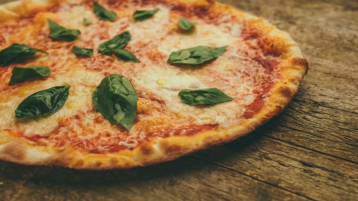 Пицца классическая фото Ristorante Dinky Milano: le nostre Pizze - Ristorante Dinky Milano