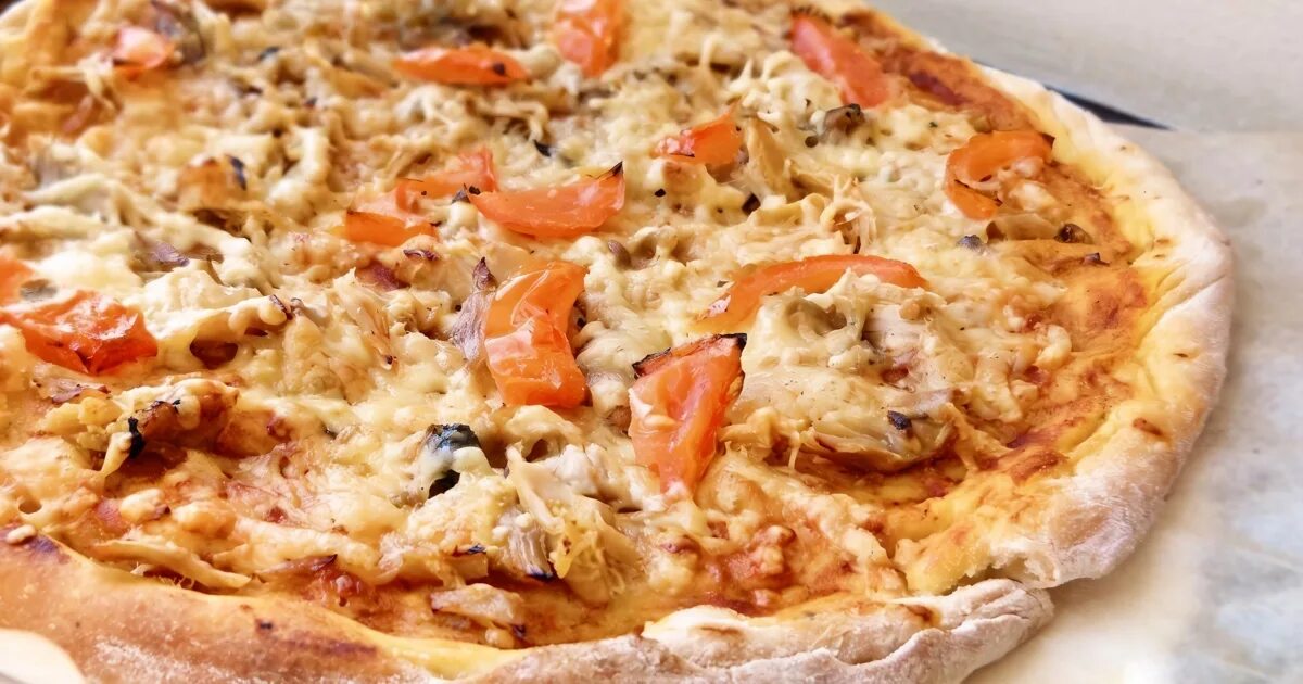 Пицца куриная фото Пицца с кусочками курицы и помидорами рецепт - Итальянская кухня: Паста и пицца.