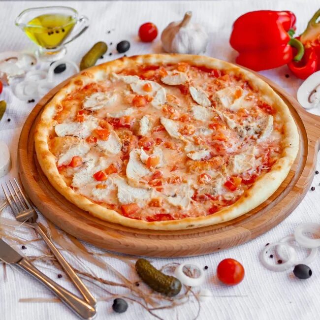 Пицца куриная фото Купить ПИЦЦА КУРИНАЯ 960Г 40СМ с доставкой на дом в Универсам Нагорный