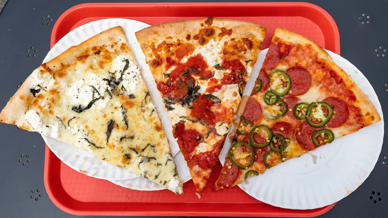 Пицца кусочек фото What Makes New York-Style Pizza So Unique?