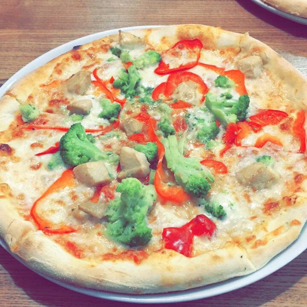 Пицца мания комсомольский просп 25а нефтекамск фото Photos at Pizza Mania - Centru - 25 tips from 449 visitors