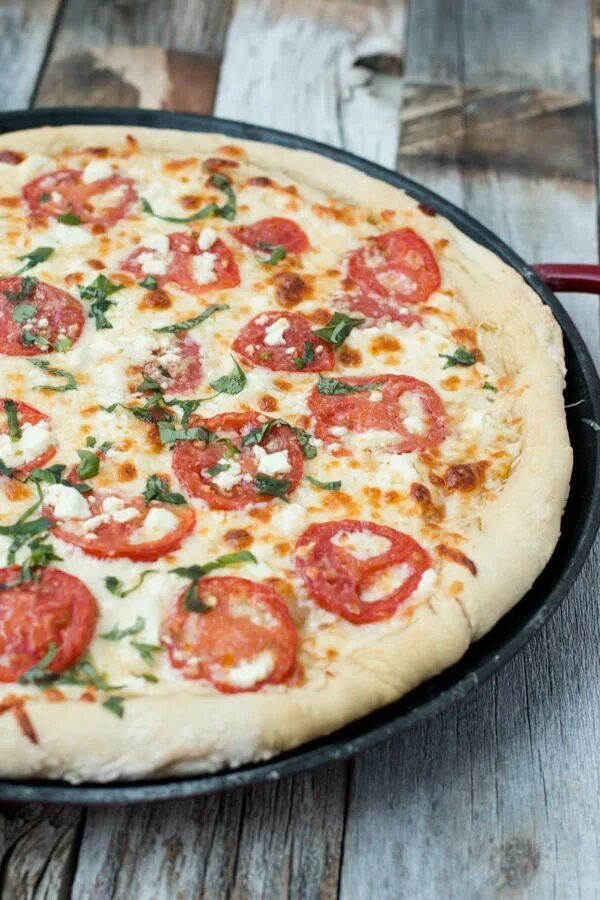 Пицца маргарита фото рецепт Four Cheese Margherita Pizza Margarita pizza recipes, Pizza recipes homemade, Ma
