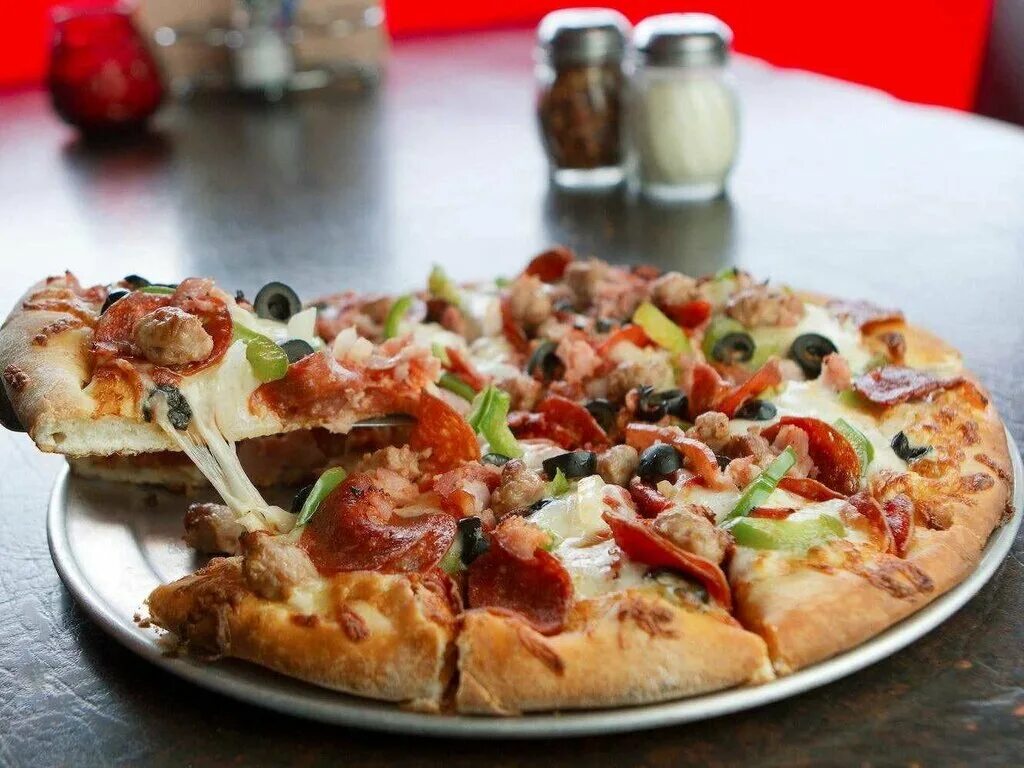 Пицца на газу фото Angelo's Pizza & Deli, pizzeria, United States, Long Island City, 3219 Greenpoin