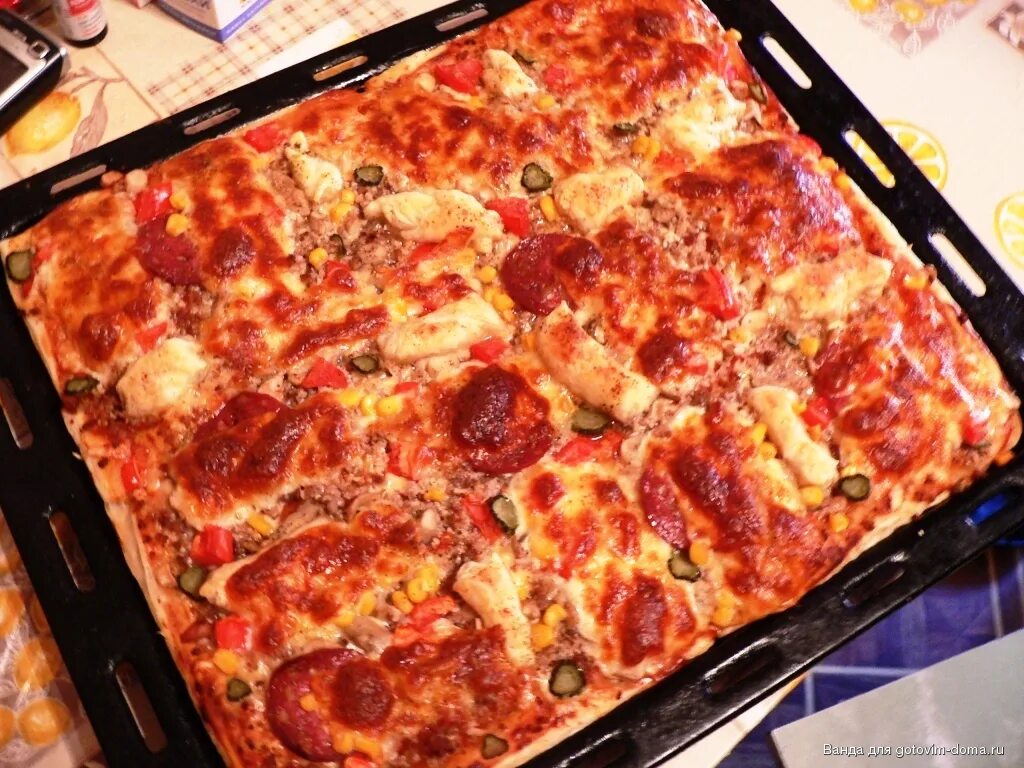 Пицца на протвине фото Быстрая сырно-мясная пицца * Пицца