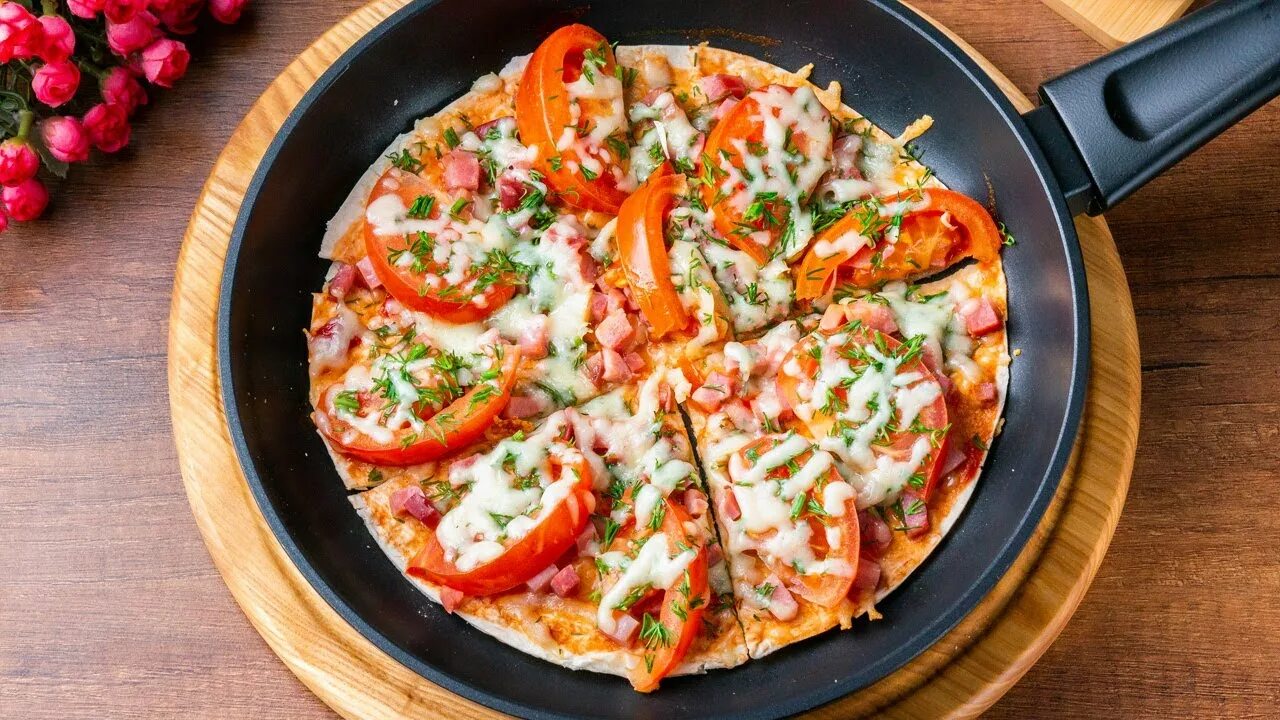 Пицца на сковороде пошаговое фото 5 Minute Pizza Recipe No Oven No Yeast! Easier Pan Pizza - YouTube