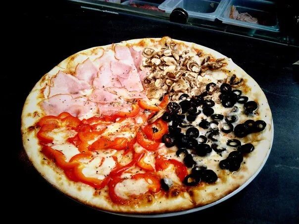 Пицца от кэпа новодеревенская ул 19 фото Кафе-пиццерия "Pizza Smile" подарит любую пиццу из своего меню случайному подпис