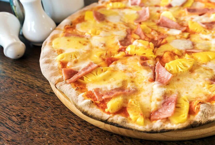 Пицца с ананасами фото Best The History Of Hawaiian Pizza Recipes, News, Tips And How-Tos