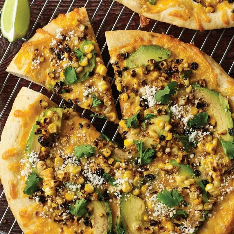 Пицца с авокадо рецепт фото Charred Corn & Avocado Pizza Recipe Food recipes, Avocado pizza, Cooking