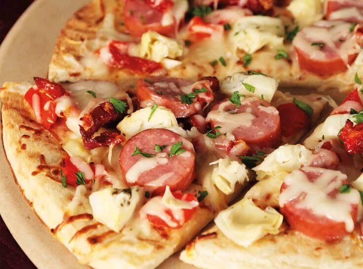 Пицца с колбасой рецепт с фото Your classic pizza pie served with delicious Hillshire Farm ® Beef Smoked Sausag