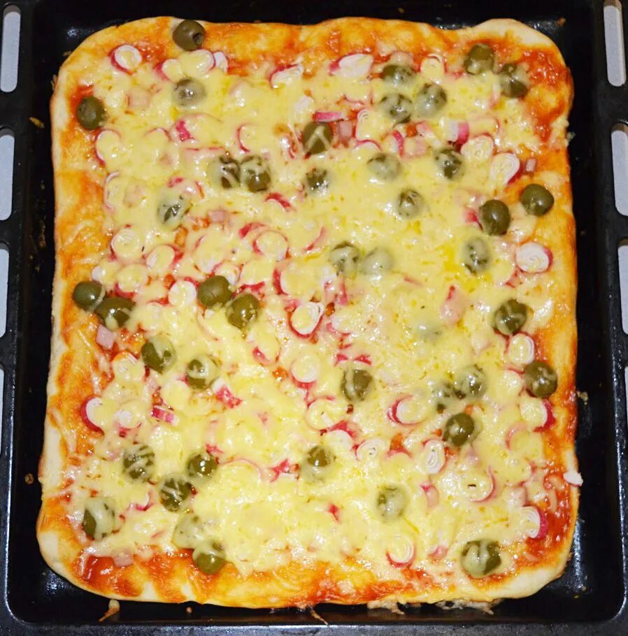 Пицца с крабовыми палочками фото Пицца для бюджетников с крабовыми палочками и грибами Рецепт Идеи для блюд, Краб