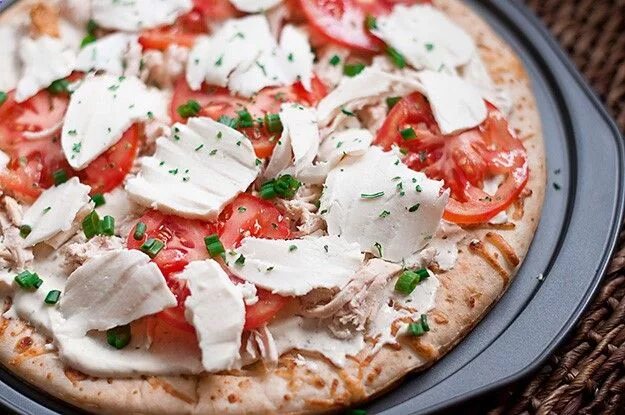 Пицца с моцарелла рецепты с фото Chicken, Tomato, & Mozzarella Pizza with Philly Cooking Creme Poultry recipes, C