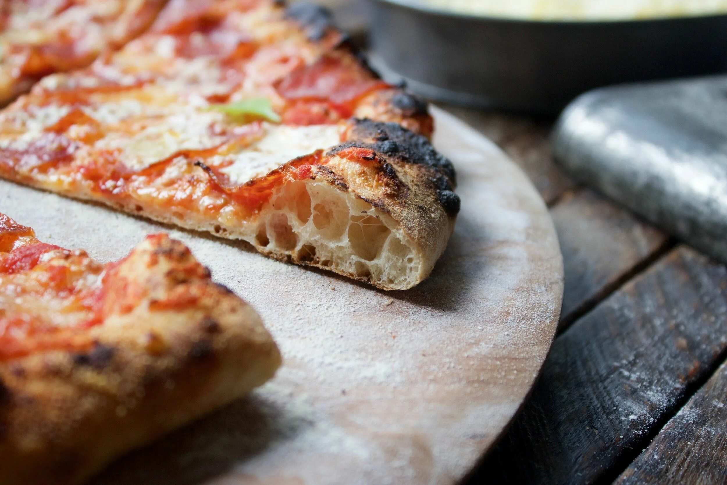 Пицца с мягким тестом с фото Alton Brown Pizza Dough Recipe Alton brown pizza dough, Pizza recipes dough, Pic