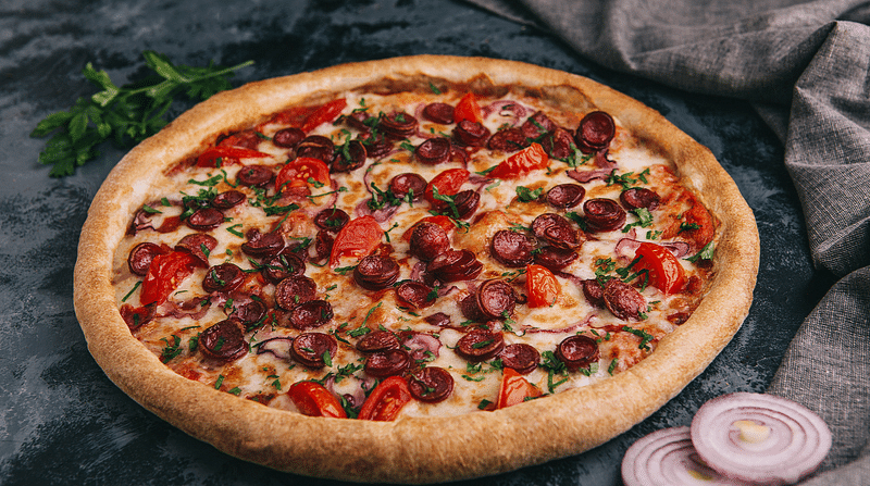 Пицца с охотничьими колбасками рецепт с фото PIZZA & SUSHI ЛАВКА" КОСТРОМА ❤ +1 блюдо в ПОДАРОК - Меню доставки с удобным зак