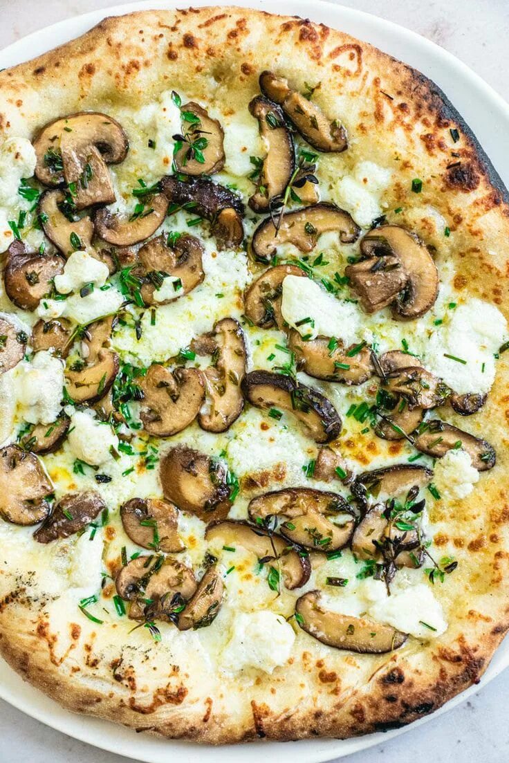 Пицца с шампиньонами фото Mushroom Pizza with Fresh Herbs Recipe Pizza recipes homemade, Mushroom pizza, H