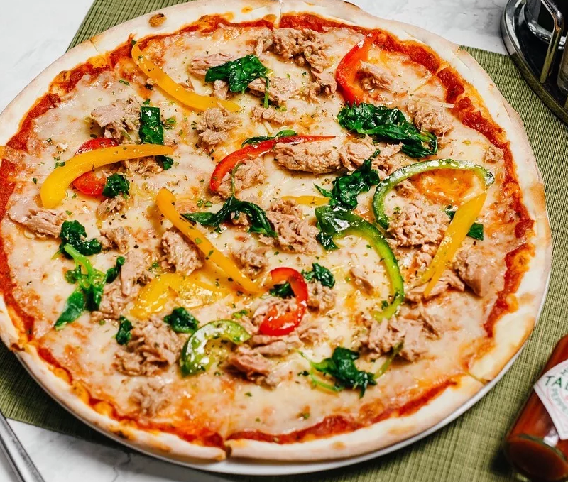 Пицца с тунцом фото С тунцом - купить в Пиццерия Gusto Italia в Нальчике, Нальчик, Пушкина, 31 Любим