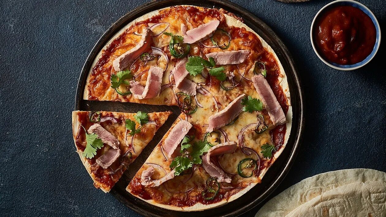 Пицца с тунцом фото Fried Tostada Pizza with Tuna Recipe