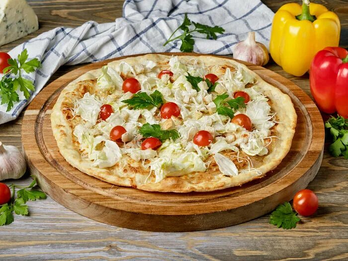 Пицца цезарь с курицей фото Заказать "Пицца Цезарь с курицей" из Мама Лена в Санкт-Петербурге через Яндекс Е