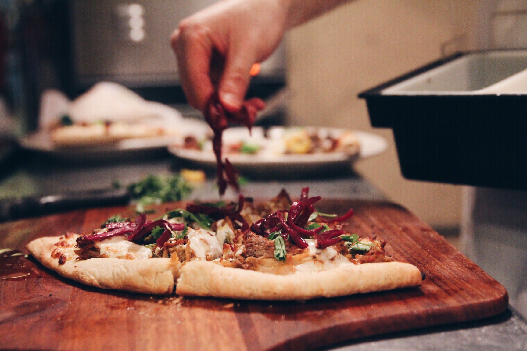 Пицца топпинг автозаводский просп 59а фото Jazz up Your Pizza: A Massive List of Topping Ideas Vegetarian pizza toppings, P