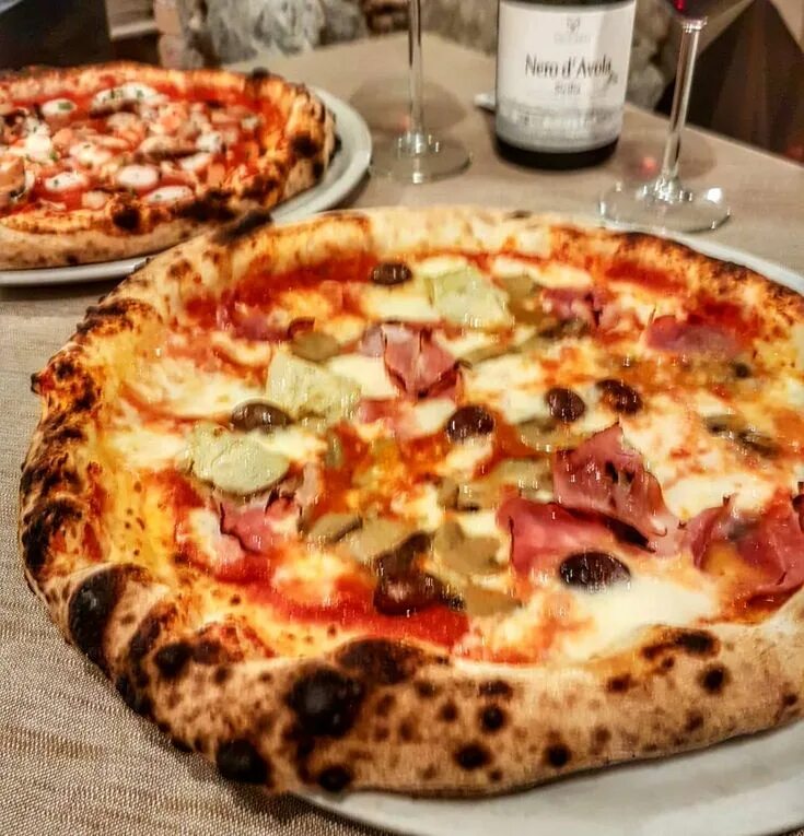 Пицца в италии фото Pizza 4 stagioni nel 2024 Pizza, Aperitivo