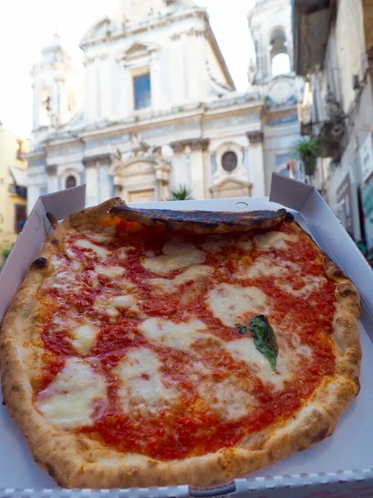 Пицца в италии фото настоящие Where to find the Best Pizza in Naples WORLD OF WANDERLUST Good pizza, Naples, W