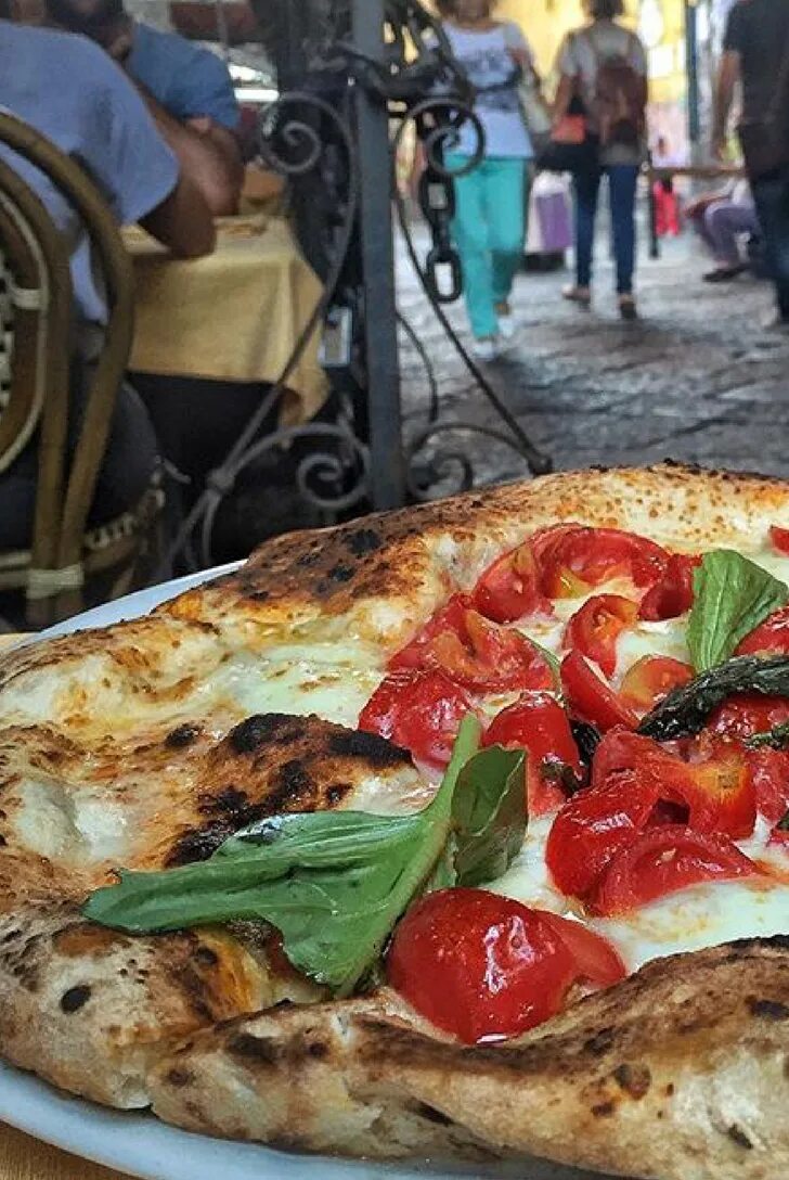 Пицца в италии фото настоящие Is it true that Greeks invented Pizza before Italians? - Europanews20