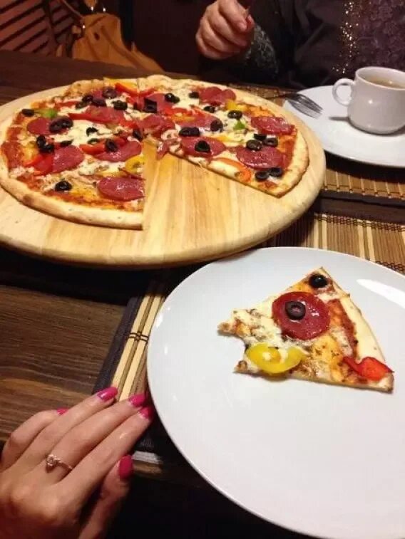 Пицца в кафе фото Ресторан Two pizza, : цены и меню, адрес, фото - Poisk.bz